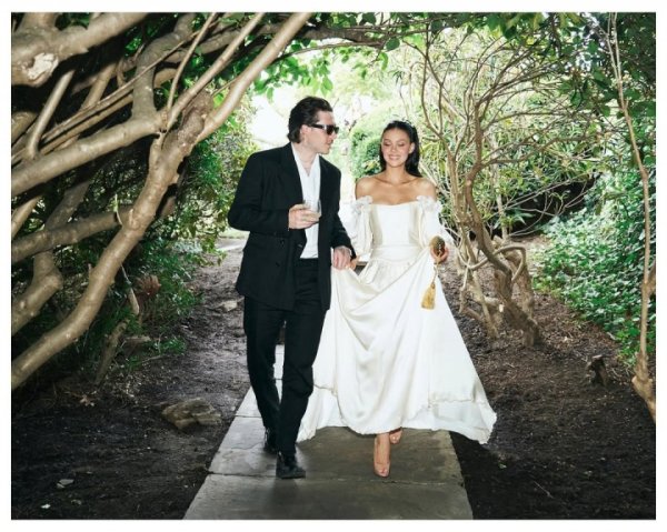太阳报：贝克汉姆的大女儿婚典宣誓典礼未请小贝夫妇，小贝很心碎