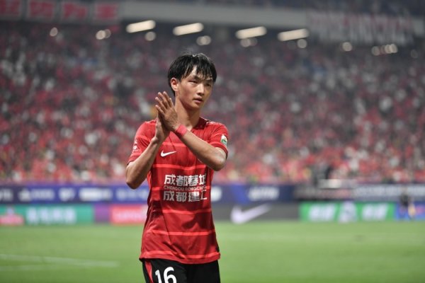 肇俊哲：蓉城一步一个脚印打到亚冠阅历，安逸大于一切