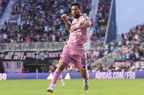 炸裂发达！梅西近6场好意思职联比赛参与12球，4次当选全场最好
