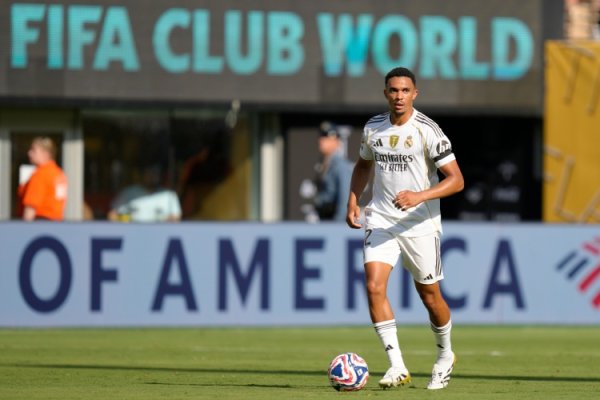 图赫尔：我和阿诺德通过电话，阐发了这次未征召他的原因