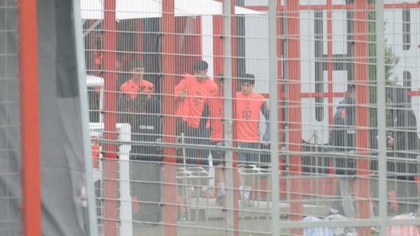 高潜新东说念主！图片报：金玟哉受伤，拜仁15岁小将帕维奇随一线队检会