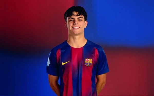 每体：18岁埃斯帕特或参预巴萨国度德比名单，可动作右后卫待命