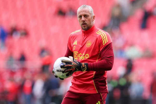 本赛季欧冠最年长球员名次榜：帕斯维尔居首，诺伊尔、莱万在列