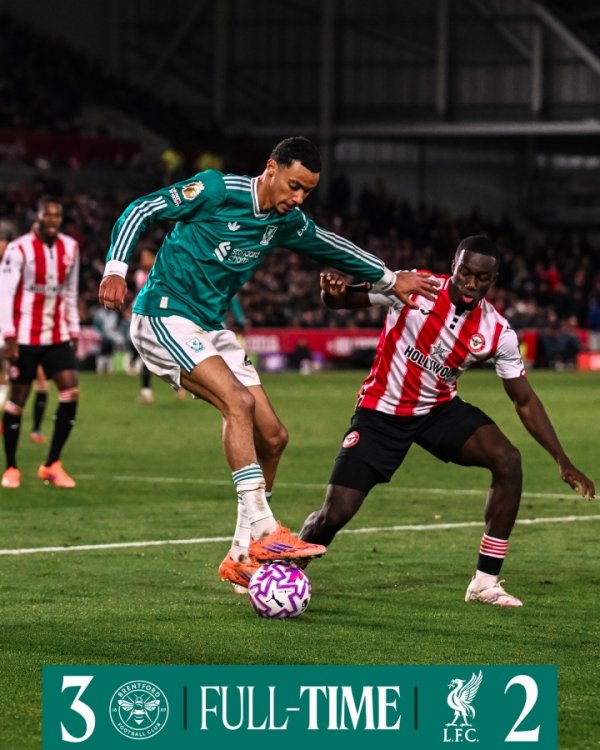 一泻沉！5轮时利物浦积15分5分领跑，9轮后照旧15分被曼联反超