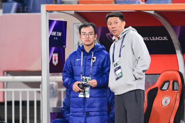 鲁媒：泰山代理主汲引敬佩为助教唐田，后天他和谢文能出席发布会