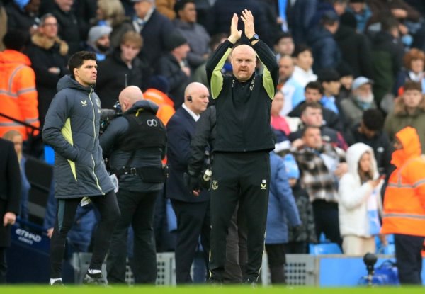 戴奇：我并莫得质疑阿莫林的东谈主格，但“点击量的钓饵”毁了一切