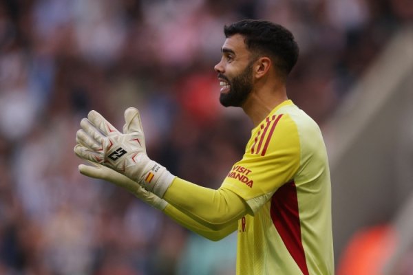 曼联含金量还在提升！拉亚首轮7次扑救，尔后9轮场均仅1扑救