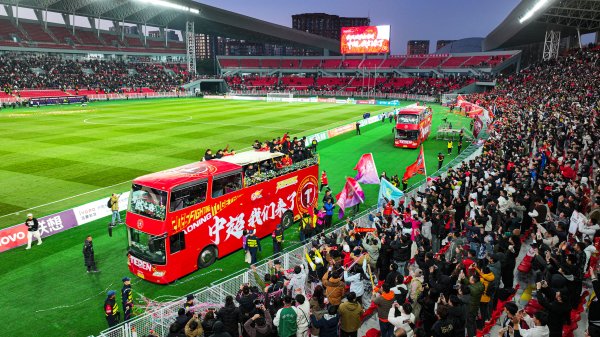 明日中甲收官战！铁东谈主主场将举行受奖典礼🏆知名歌手赵传献唱