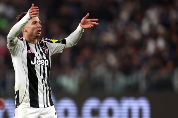 意媒：小孔塞桑动怒并非针对斯帕莱蒂，因他差点被照相师绊倒