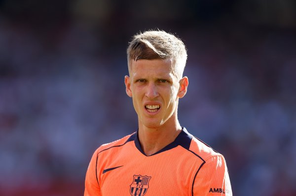 奥尔莫：莱万的弘扬对球队很迫切 卡萨多感到肌肉有些问题