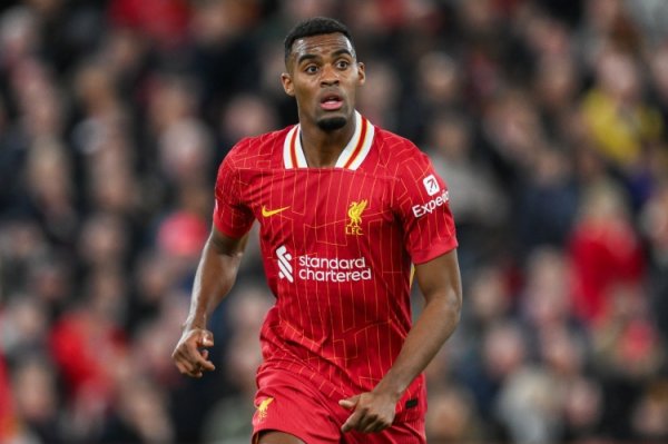 随队记者：利物浦正推动续约迈巴赫组合，提供与其价值相符的协议