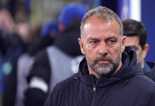 寻伊尼戈替代者！每体：巴萨正眷注施洛特贝克、格伊、于帕等后卫