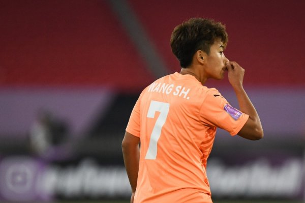 亚冠卫冕首战！武汉女足vs纳萨夫首发：王霜、吴海燕等5东说念主轮休