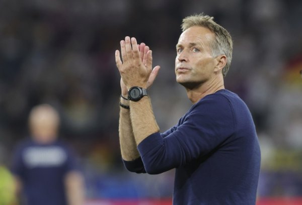 尤尔曼德：我的足球玄学是边作念边学  在德甲必须主动出击