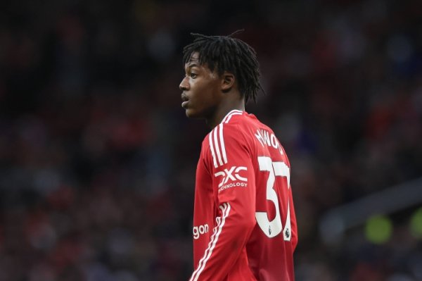 有望出战！英媒：梅努格调工作且已总结合练，阿莫林对他暗示接待