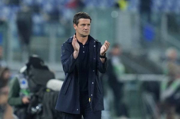 王人沃：咱们因为敌手独逐一次反击契机丢球，迪乌夫踢边路推崇可以