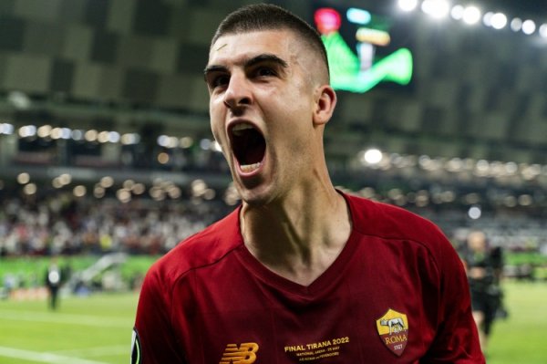 曼奇尼：罗马配得上意甲榜首，但咫尺才11月份道争冠为前锋早