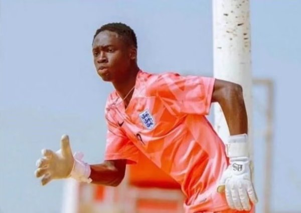 卫报：塞内加尔18岁门将遭假牙东谈主欺骗，在国际被勒诈横祸身一火