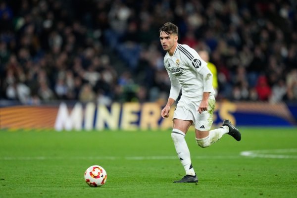 记者：阿森西奥因肠胃炎缺席皇马当天检会