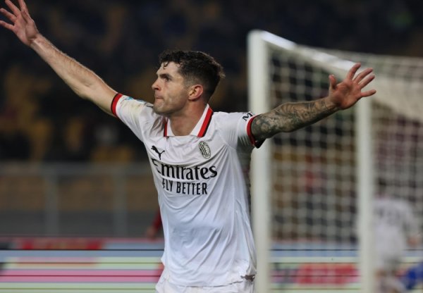 跟队记者：普利西奇今天归附投入部分合练，随后再次进行单独检会